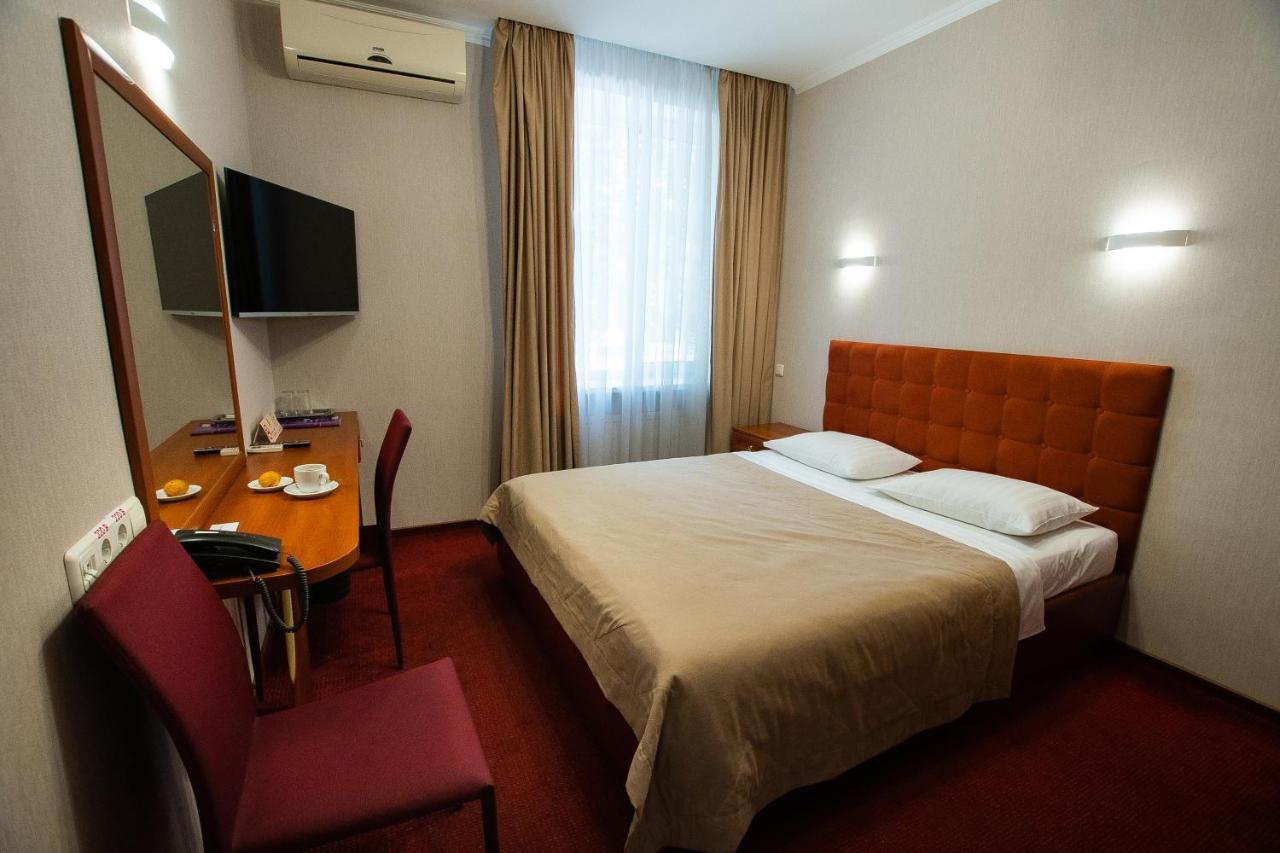 Grand Christer Hotel Kiev Bagian luar foto