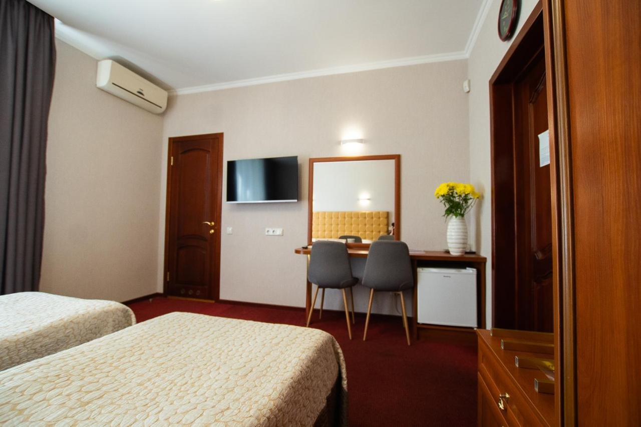 Grand Christer Hotel Kiev Bagian luar foto