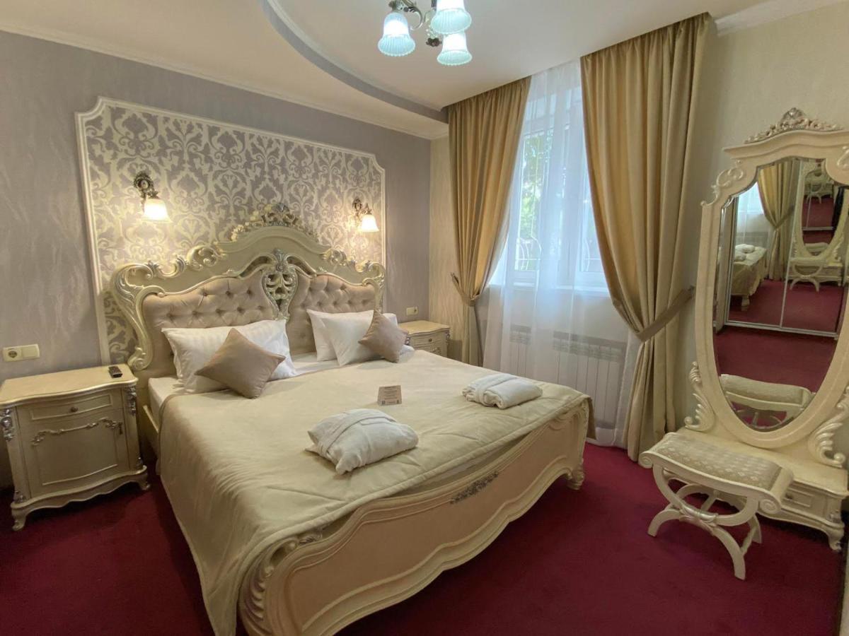 Grand Christer Hotel Kiev Bagian luar foto