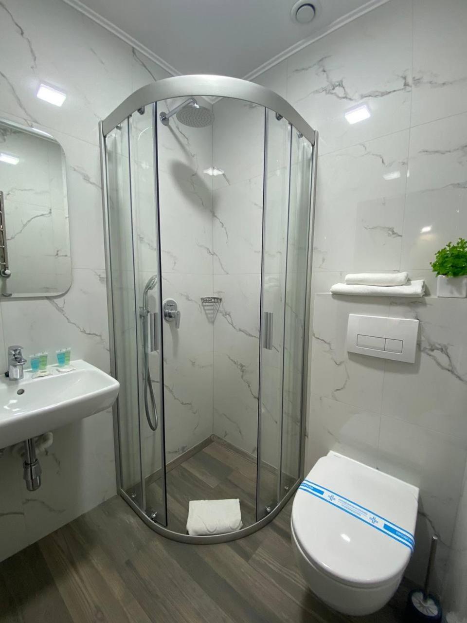 Grand Christer Hotel Kiev Bagian luar foto