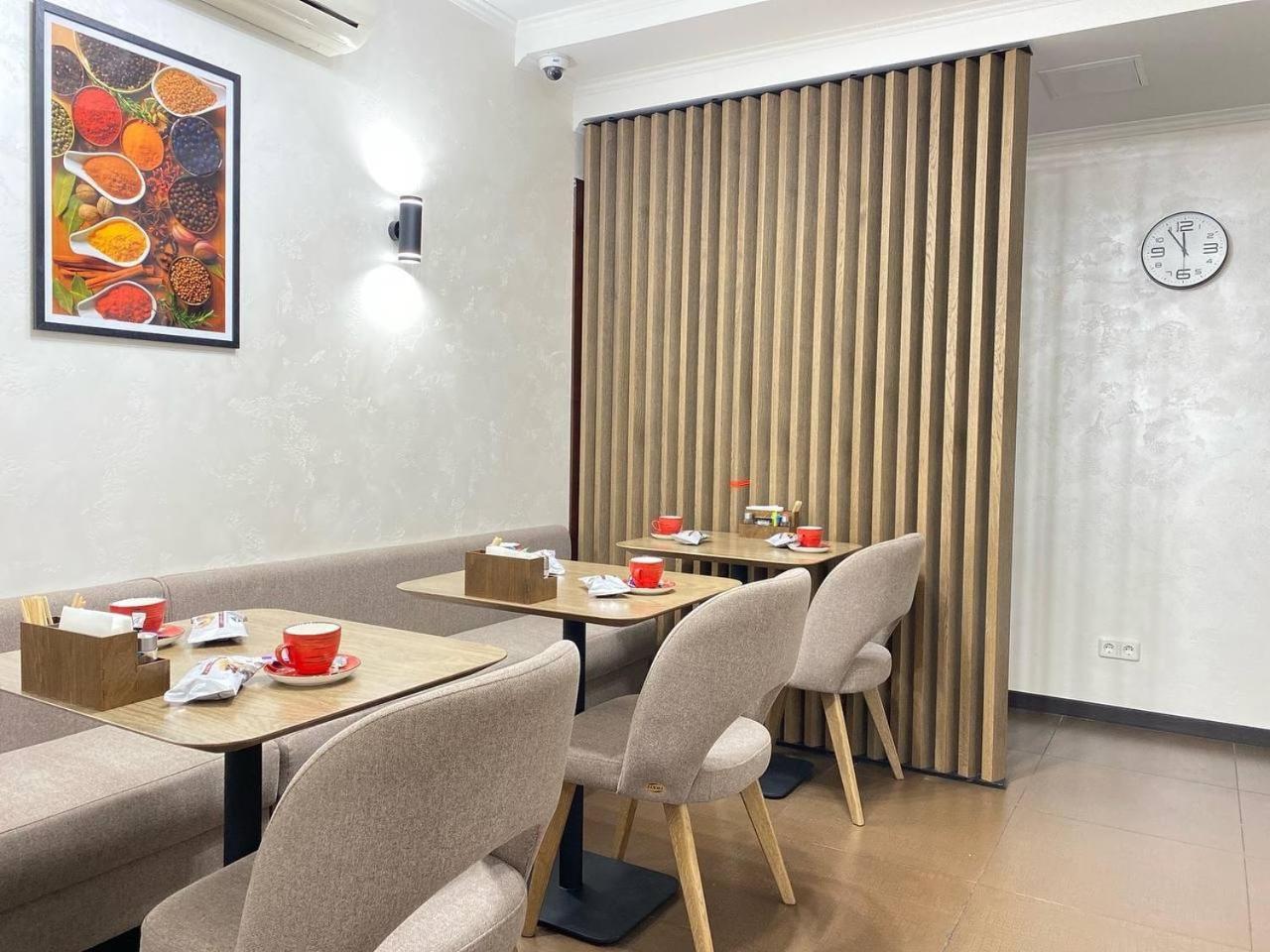 Grand Christer Hotel Kiev Bagian luar foto