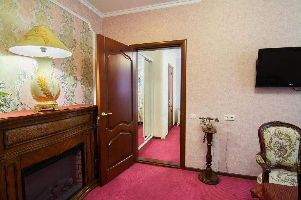 Grand Christer Hotel Kiev Bagian luar foto