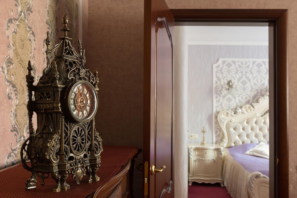 Grand Christer Hotel Kiev Bagian luar foto